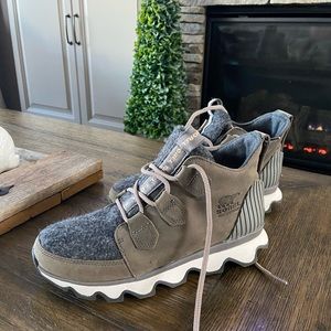 Sorel Boots - Size 7.5 - Like New